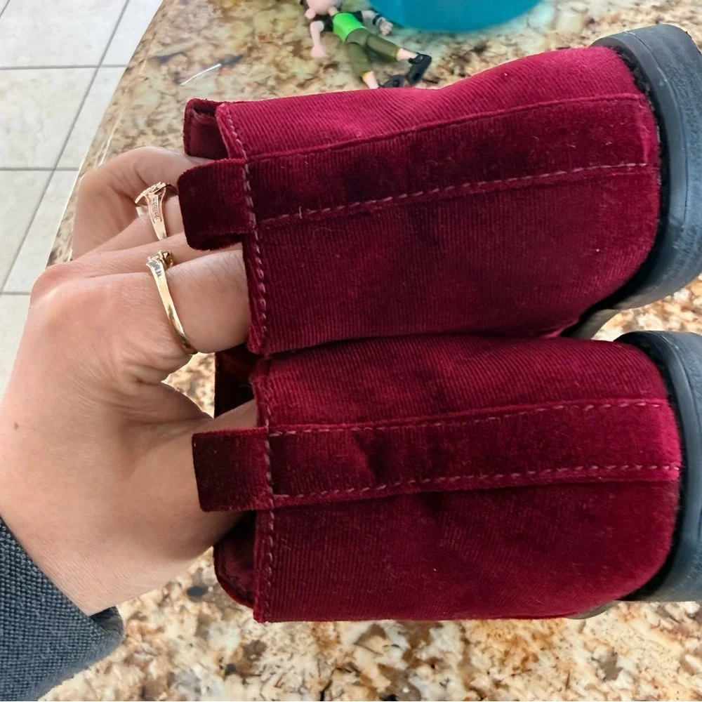 NEW GAP Kids Burgundy Velvet Ankle Boots Booties Girls Size 10 Side ZipNEW NOBOX